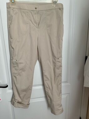 Chico's Light Beige  Cargo Pants SZ 2 Adjustable Hem Length Easy Care